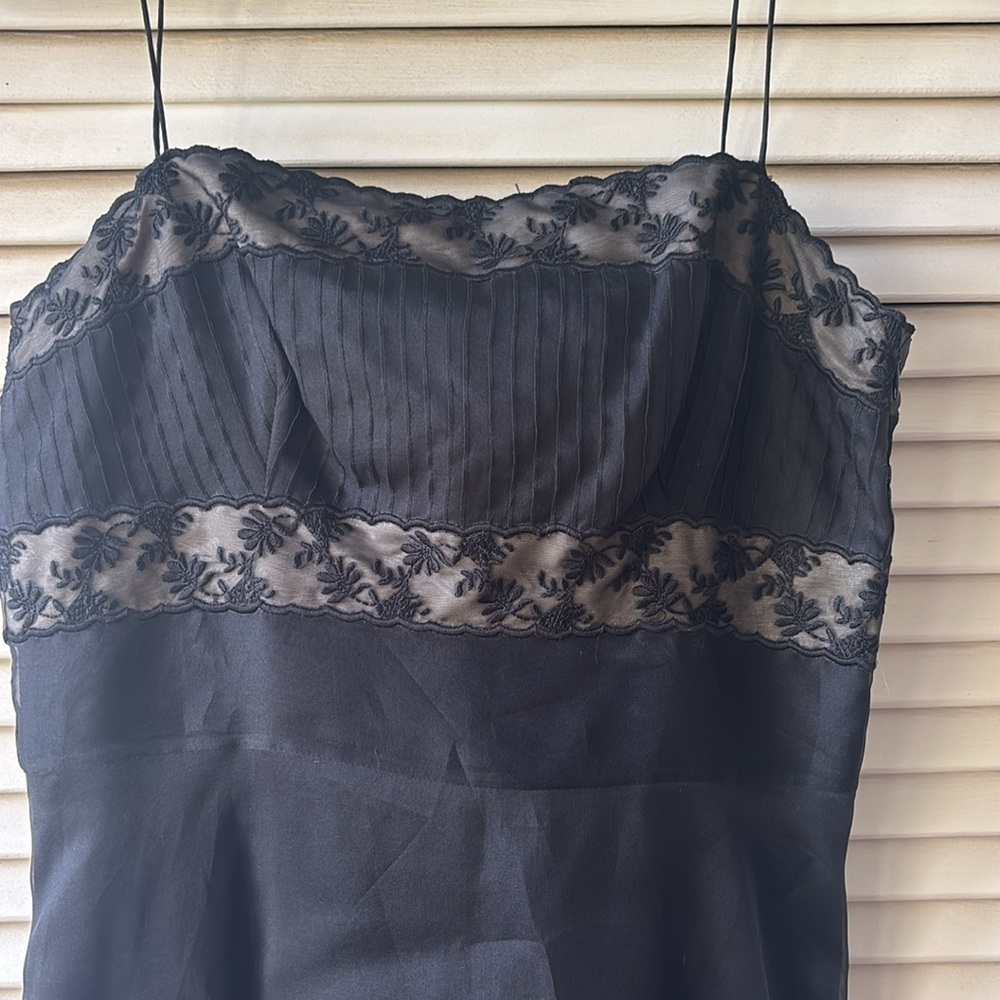Anne Taylor black 100% silk dress 
Size 4P - Picture 2 of 7